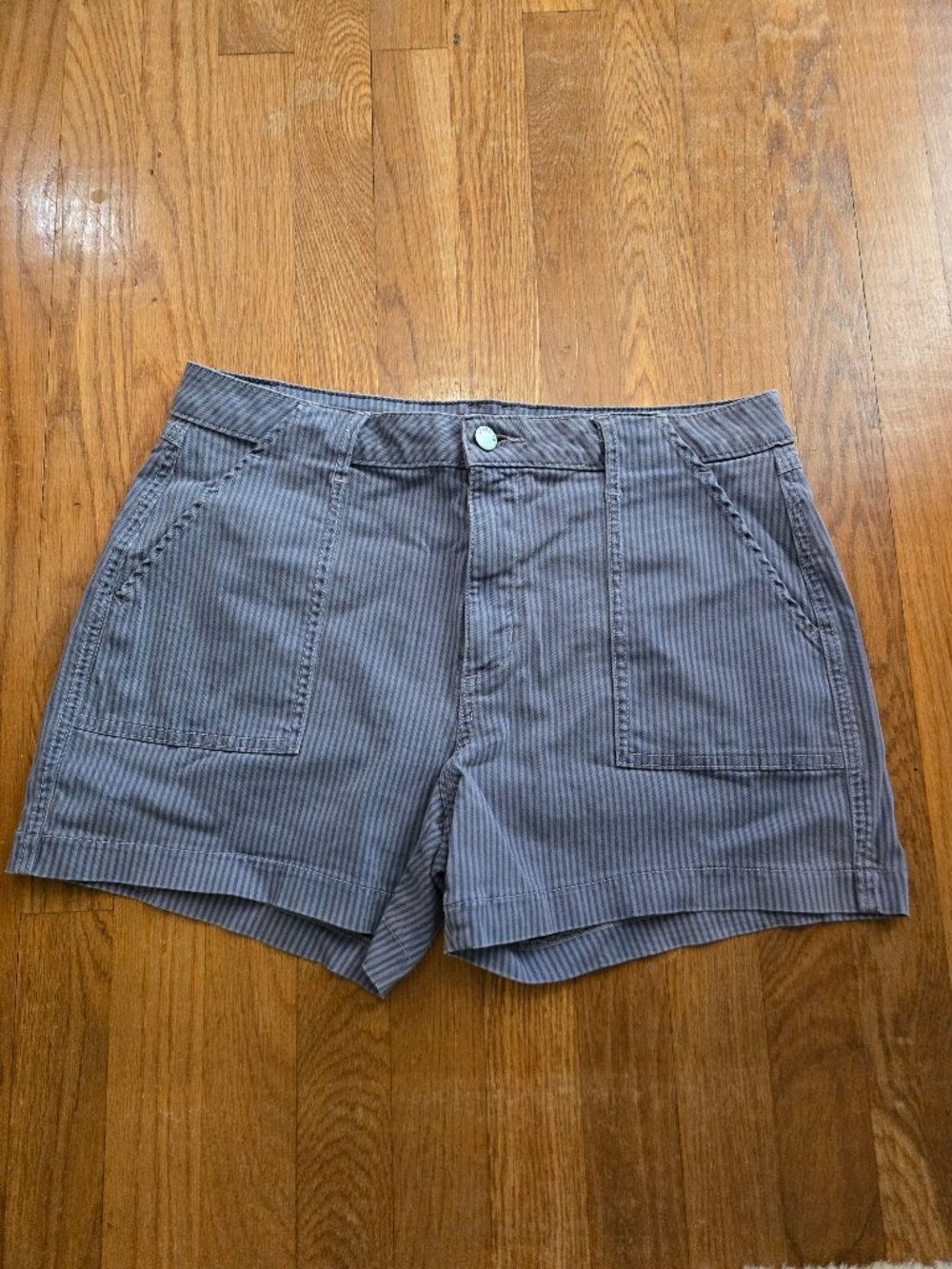 Level 99 Shorts, like new, size 31, Women's